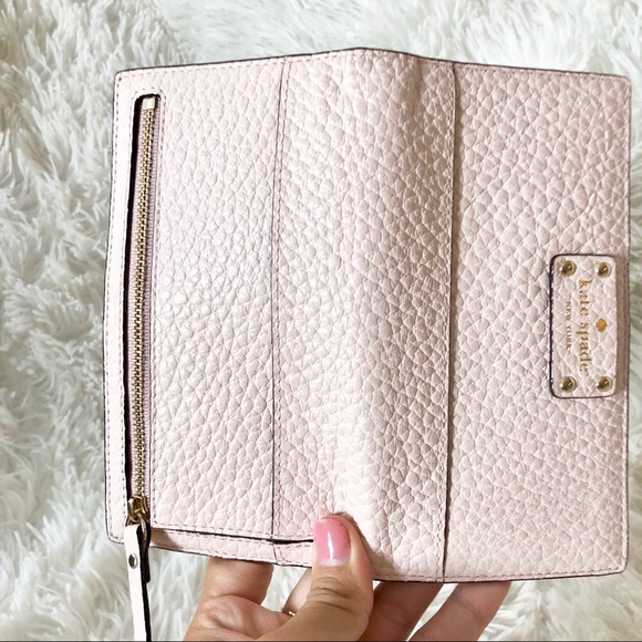 Kate Spade- soft pink Cameron st wallet - Picture 3 of 8